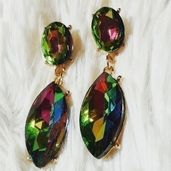 Jewelry - Iri-Oval-Decesent Drops Earrings